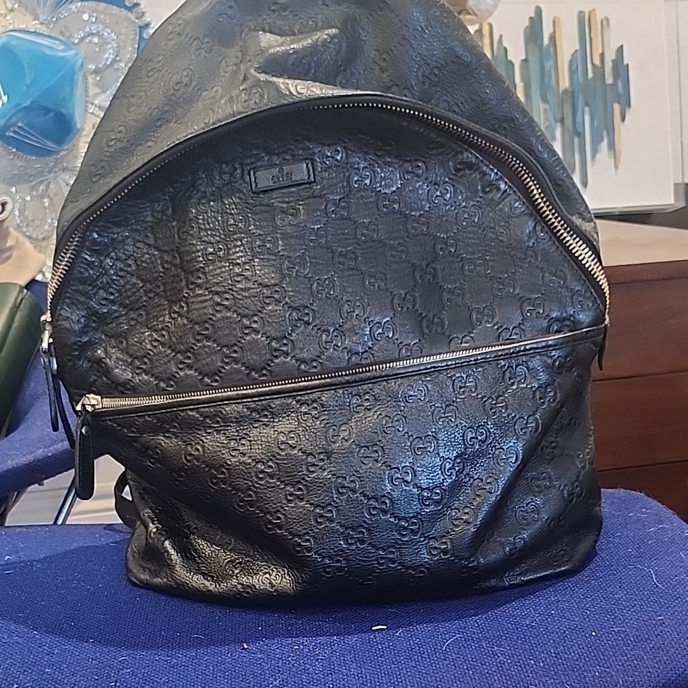 Gucci Black Textured Backpack with Glossy Finish